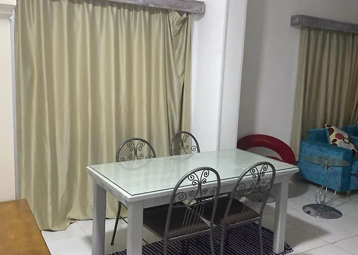 - القيادات - بالقرب من سيتي سنتر مول و شاطئ الجيش
